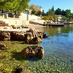 Πανσιόν And By The Sea Starigrad, Paklenica - 6591