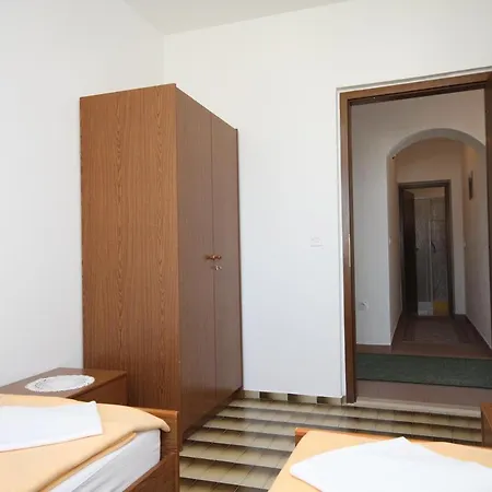 And By The Sea Starigrad, Paklenica - 6591 3*