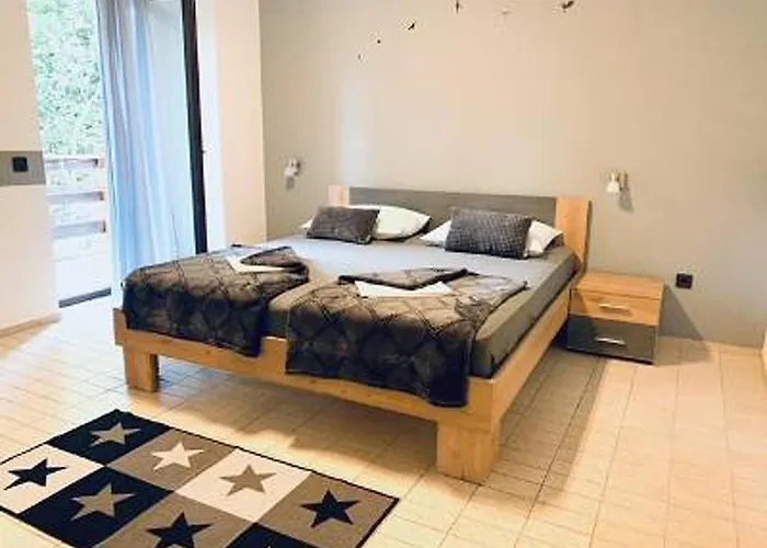 Konukevi And By The Sea Starigrad, Paklenica - 6591 3*